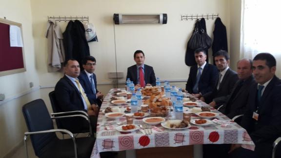 Sayın Kaymakamımız Ali KARAKAYA VE İlçe Milli Eğitim Müdürümüz M.Şirin ARSLAN Üçok İlkokul´unu ziyaret ettiler.